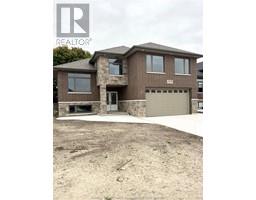 2470 ROXBOROUGH, Windsor, Ontario