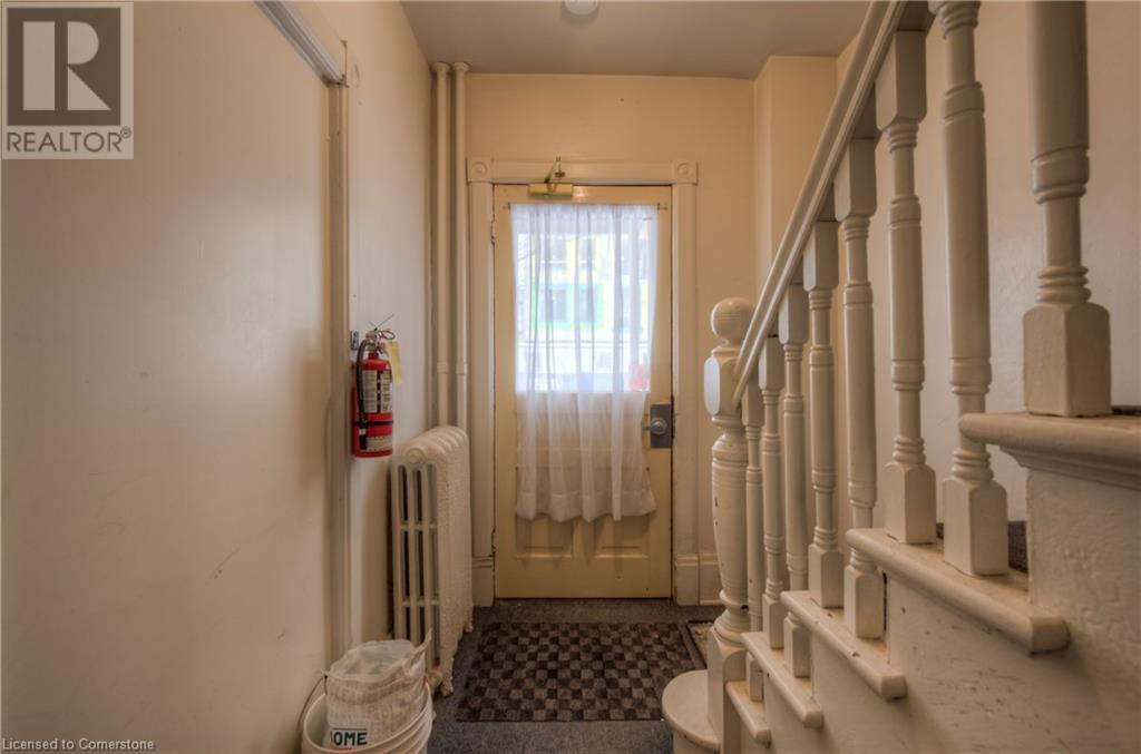 404 Duke Street W Unit# Main, Kitchener, Ontario  N2H 3Y5 - Photo 4 - 40701426