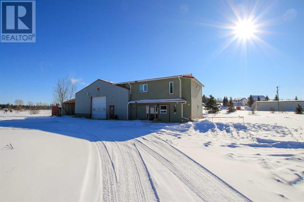 1 Centre Street, Rural Ponoka County, Alberta  T4J 1R3 - Photo 2 - A2195529