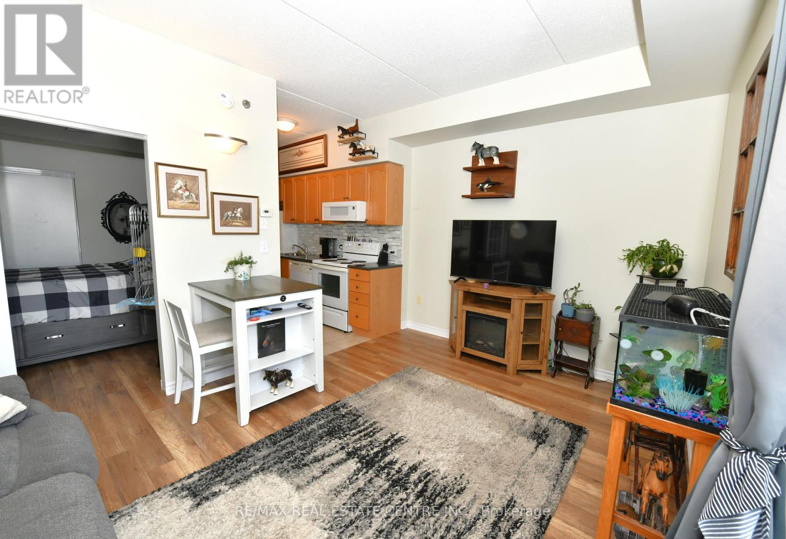 Property at 118 - 308 WATSON PARKWAY image 4