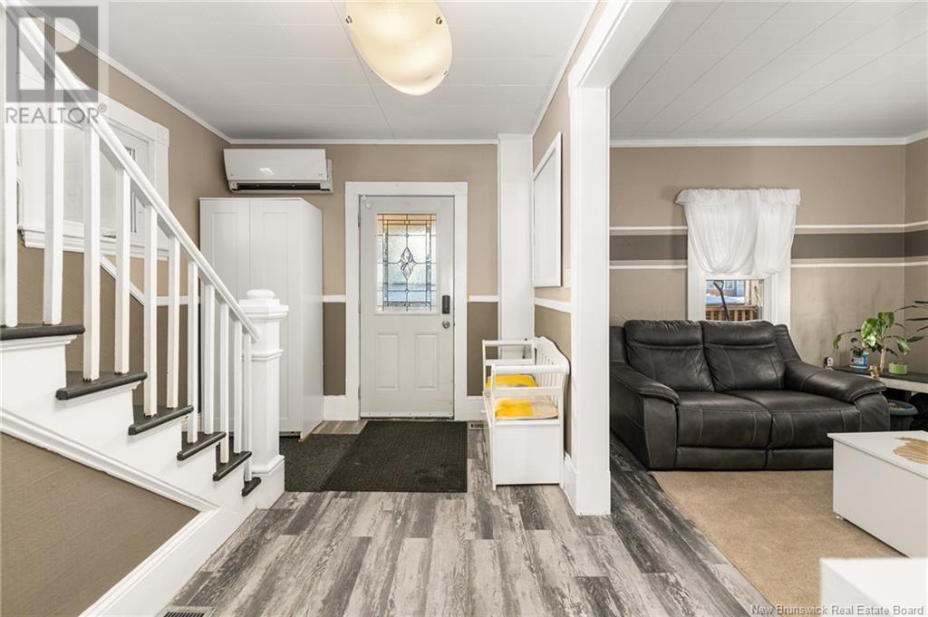 Property at 623 Centrale image 4