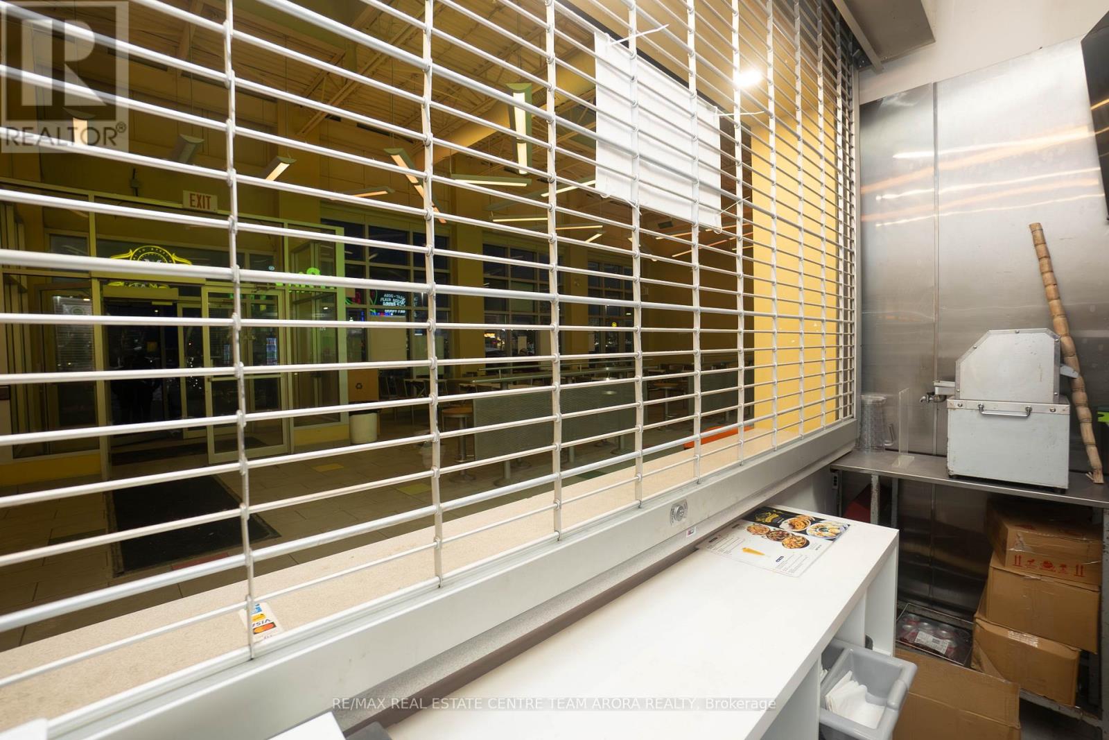 121 - 41 Lebovic Avenue, Toronto (Clairlea-Birchmount), Ontario  M1L 4W1 - Photo 6 - E11989323