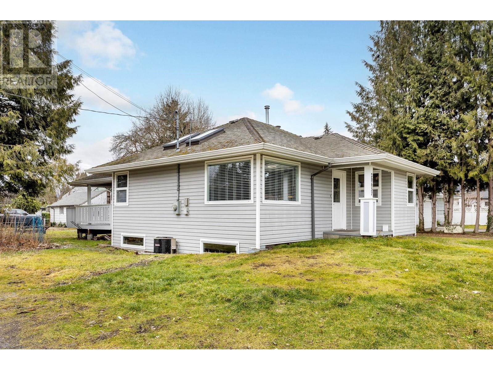 20657 114 Avenue, Maple Ridge, British Columbia  V2R 3S9 - Photo 3 - R2967754
