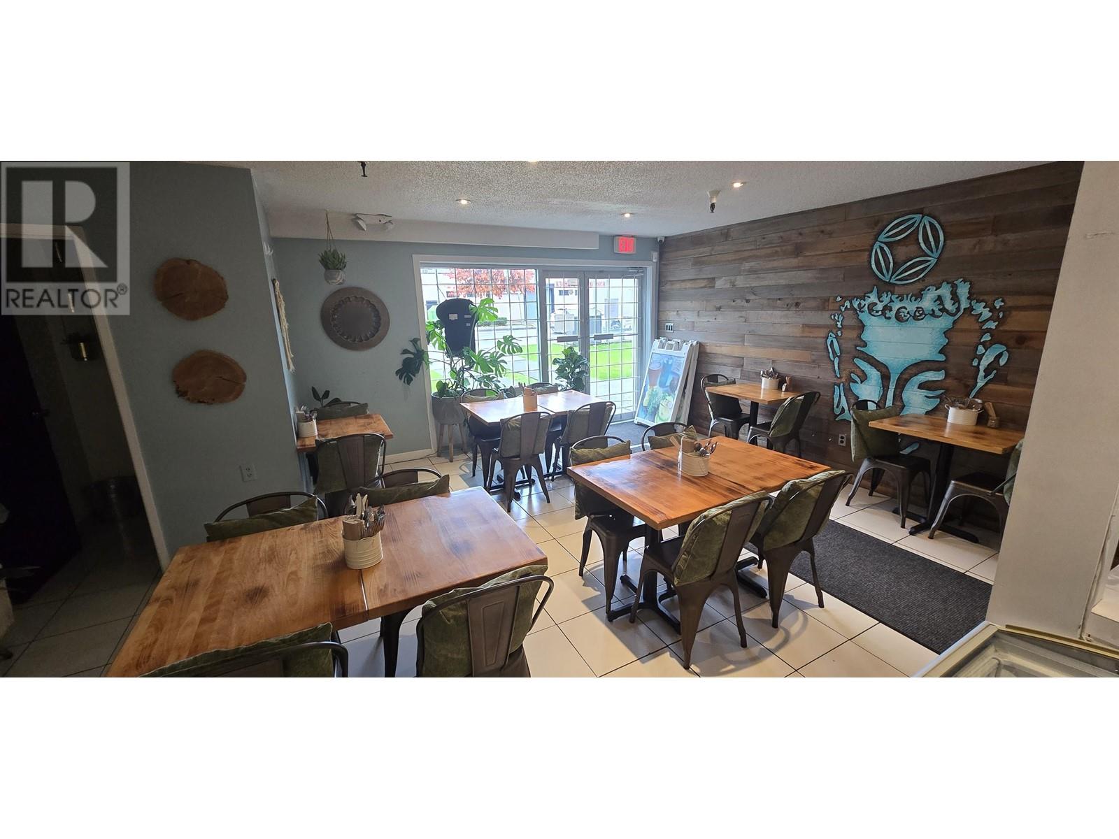 Listing Picture 6 of 16 : 5 1760 MCLEAN AVENUE, Vancouver / 溫哥華 - 魯藝地產 Yvonne Lu Group - MLS Medallion Club Member