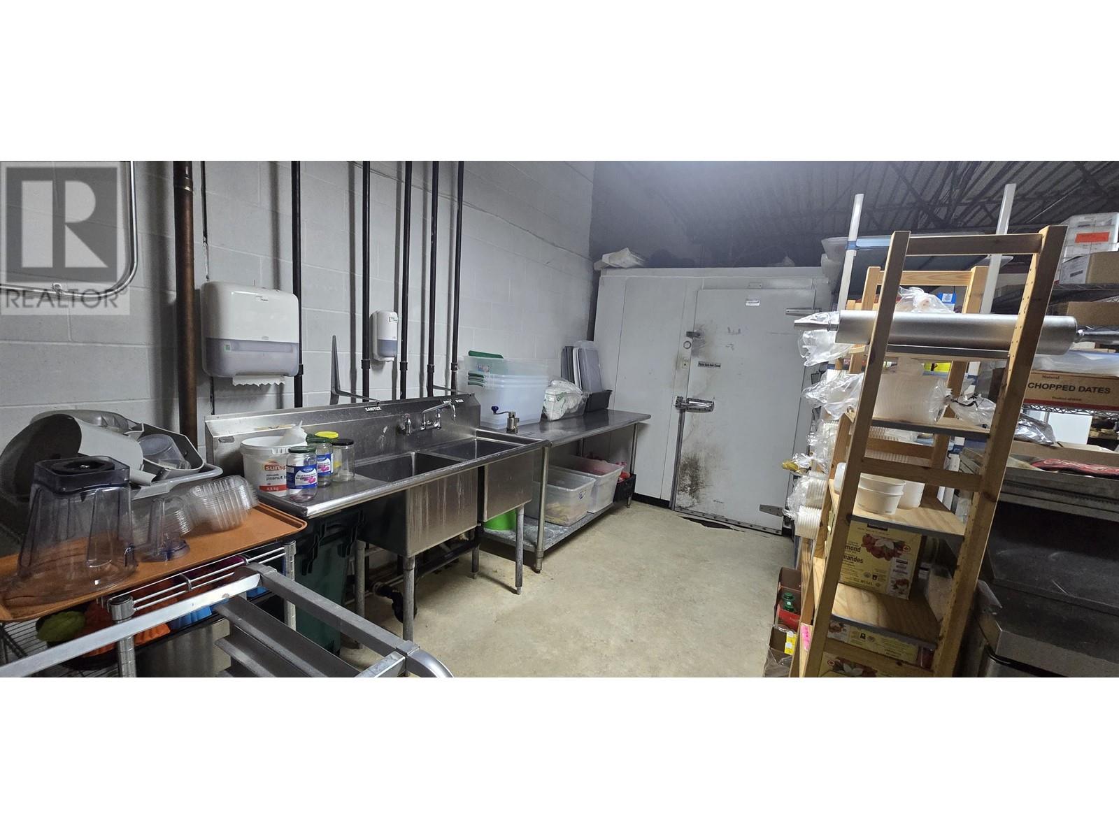 Listing Picture 14 of 16 : 5 1760 MCLEAN AVENUE, Vancouver / 溫哥華 - 魯藝地產 Yvonne Lu Group - MLS Medallion Club Member