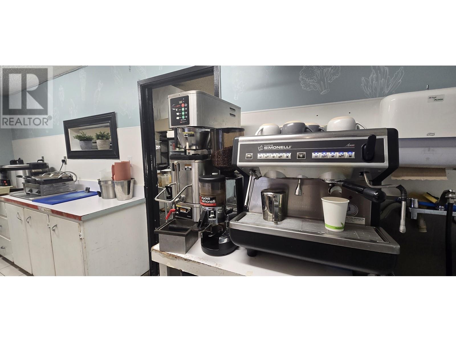 Listing Picture 10 of 16 : 5 1760 MCLEAN AVENUE, Vancouver / 溫哥華 - 魯藝地產 Yvonne Lu Group - MLS Medallion Club Member