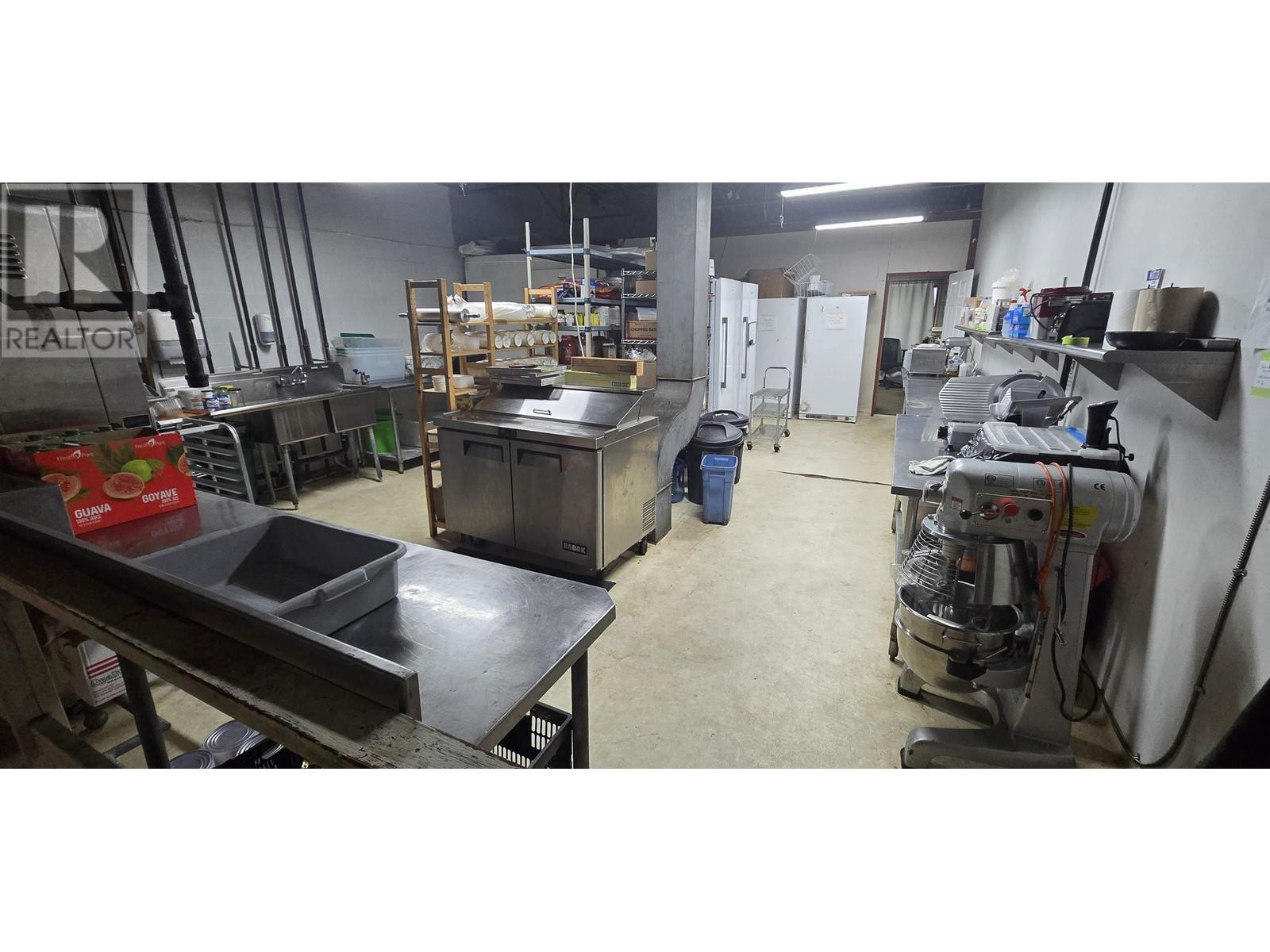 Listing Picture 12 of 16 : 5 1760 MCLEAN AVENUE, Vancouver / 溫哥華 - 魯藝地產 Yvonne Lu Group - MLS Medallion Club Member