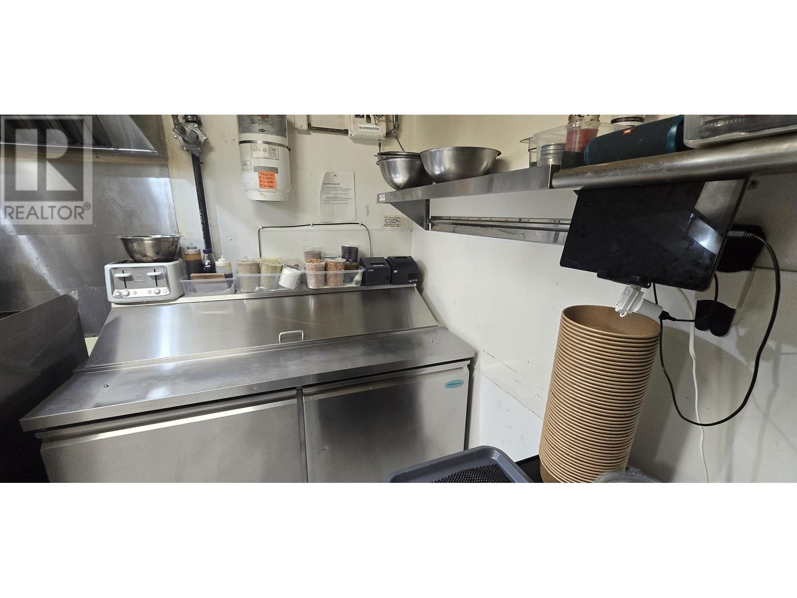 Listing Picture 11 of 16 : 5 1760 MCLEAN AVENUE, Vancouver / 溫哥華 - 魯藝地產 Yvonne Lu Group - MLS Medallion Club Member