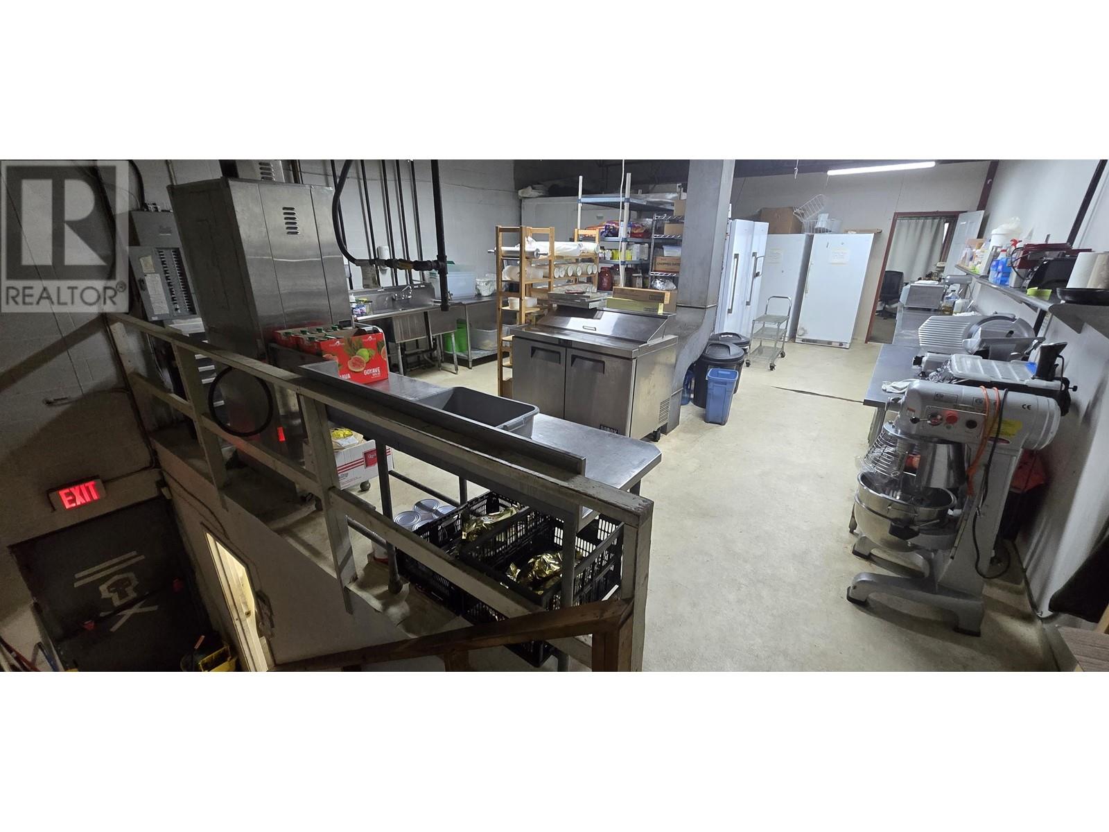 Listing Picture 13 of 16 : 5 1760 MCLEAN AVENUE, Vancouver / 溫哥華 - 魯藝地產 Yvonne Lu Group - MLS Medallion Club Member