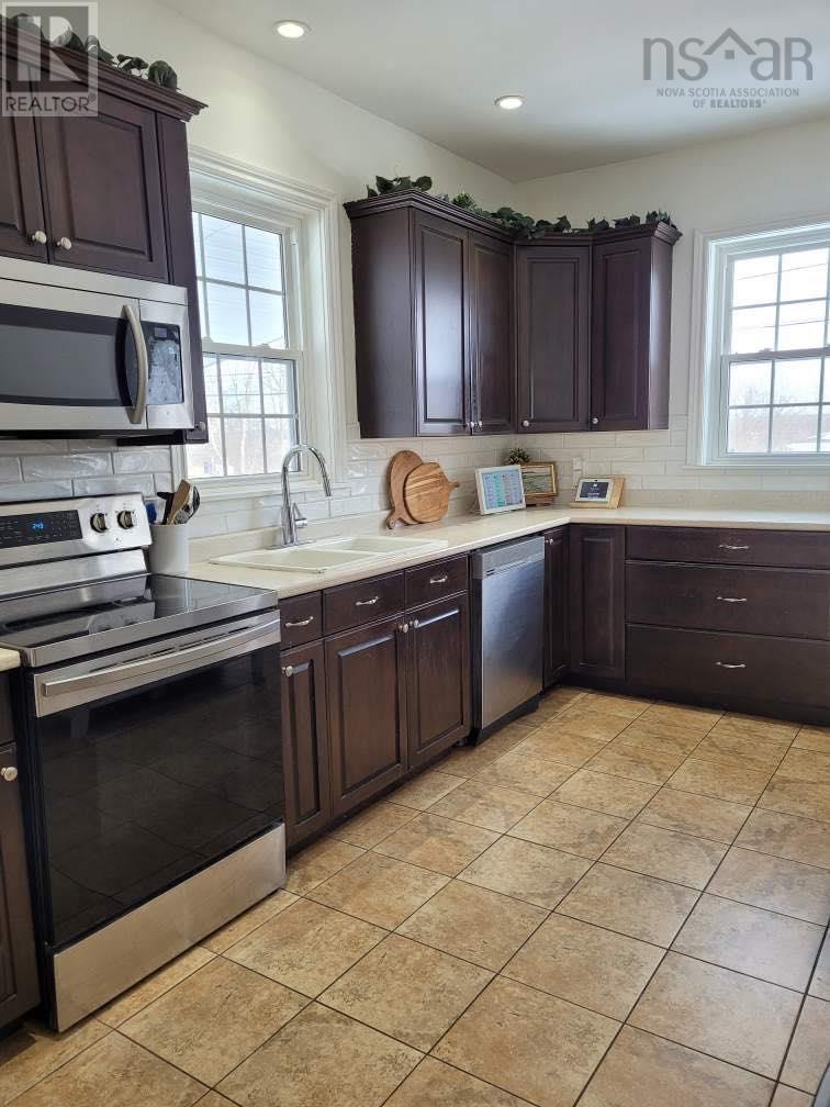 10 Albion Avenue, Stellarton, Nova Scotia  B0K 1S0 - Photo 9 - 202503616