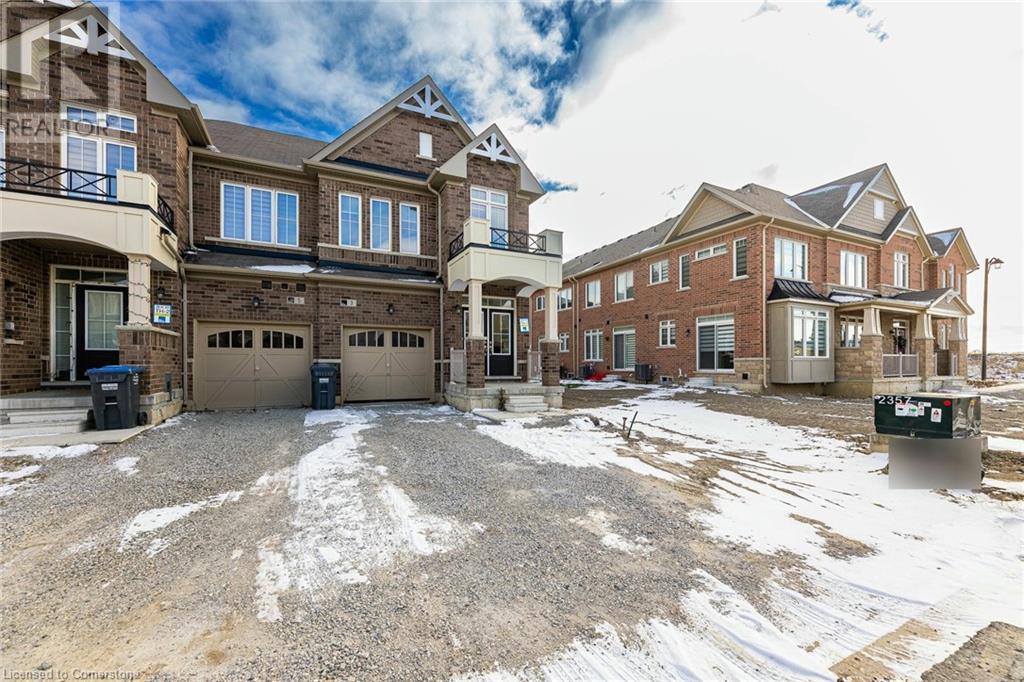Property at 3 ROYAL FERN Crescent image 2