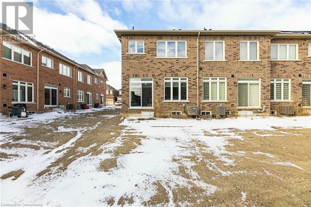 Property at 3 ROYAL FERN Crescent image 5