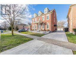 42 OATLANDS CRESCENT, Richmond Hill, Ontario