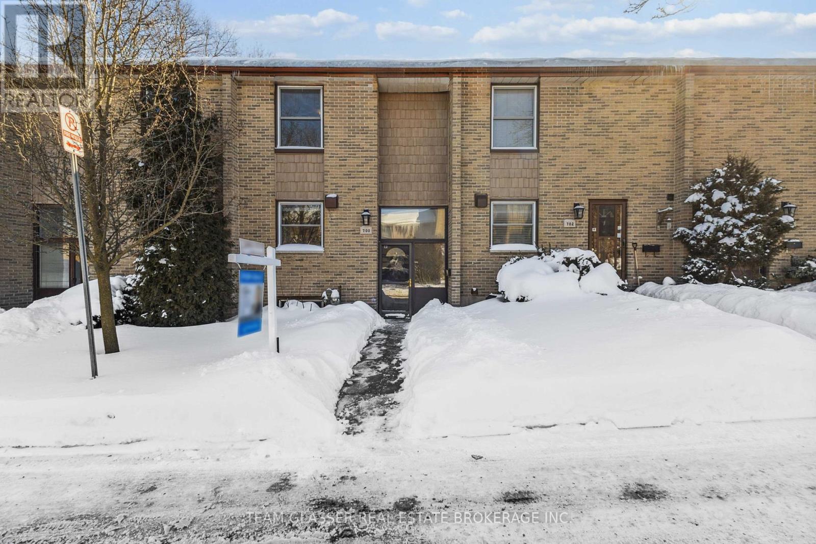 13 - 700 Wonderland Road S