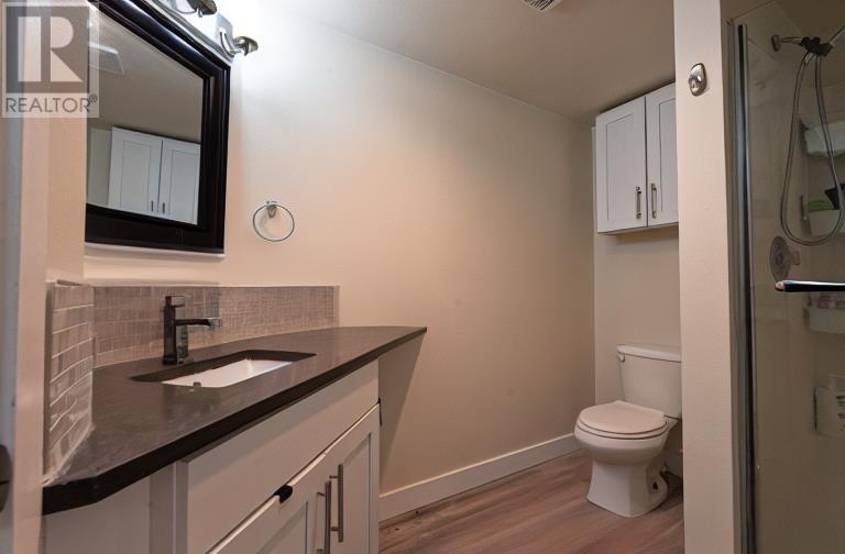 Listing Picture 10 of 13 : 206 8651 ACKROYD ROAD, Richmond / 烈治文 - 魯藝地產 Yvonne Lu Group - MLS Medallion Club Member