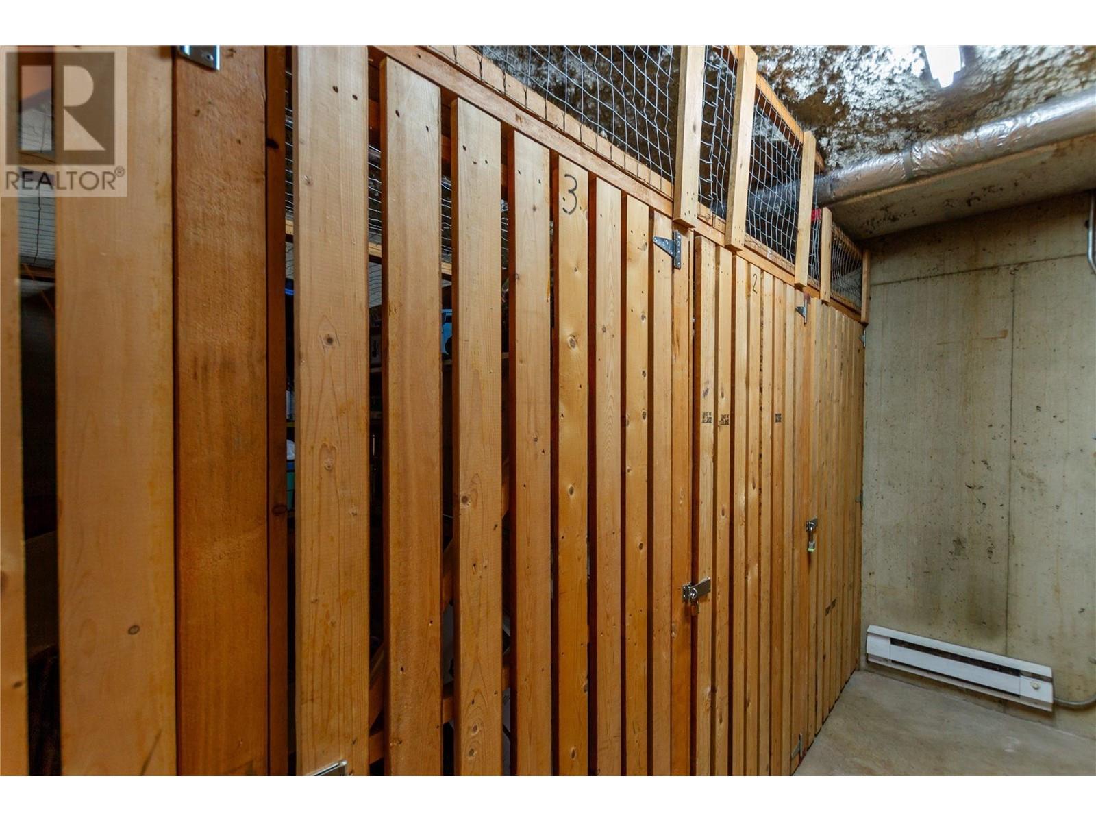 Listing Picture 20 of 24 : 111 6860 RUMBLE STREET, Burnaby / 本拿比 - 魯藝地產 Yvonne Lu Group - MLS Medallion Club Member