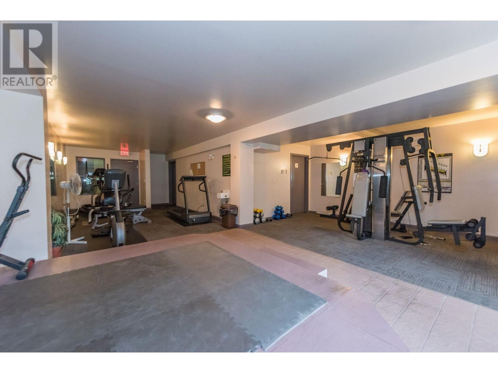 Listing Picture 21 of 24 : 111 6860 RUMBLE STREET, Burnaby / 本拿比 - 魯藝地產 Yvonne Lu Group - MLS Medallion Club Member