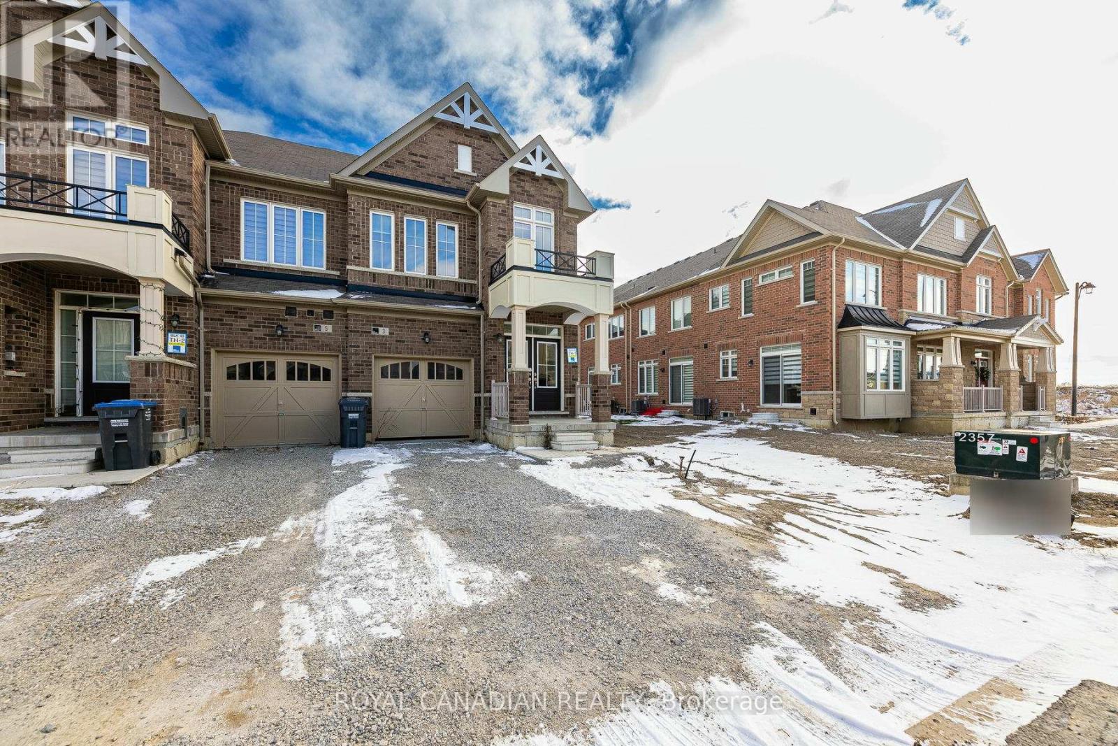 Property at 3 ROYAL FERN CRESCENT image 2