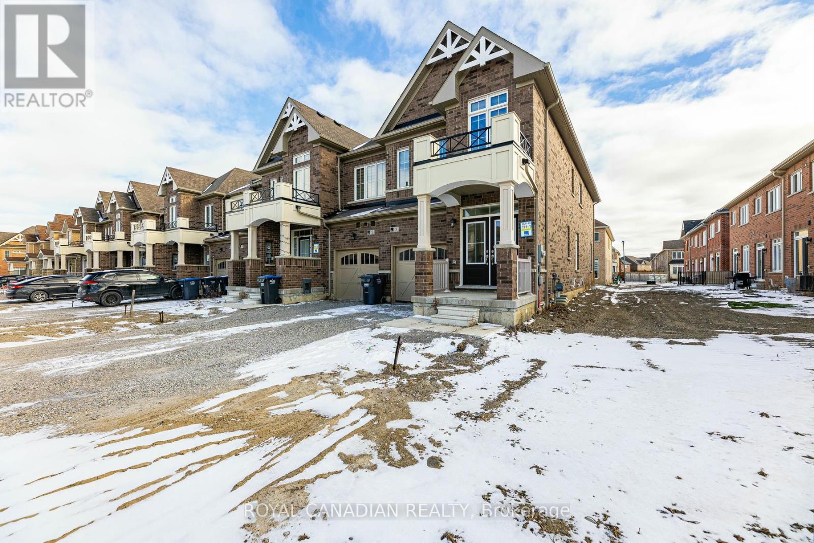 Property at 3 ROYAL FERN CRESCENT image 3