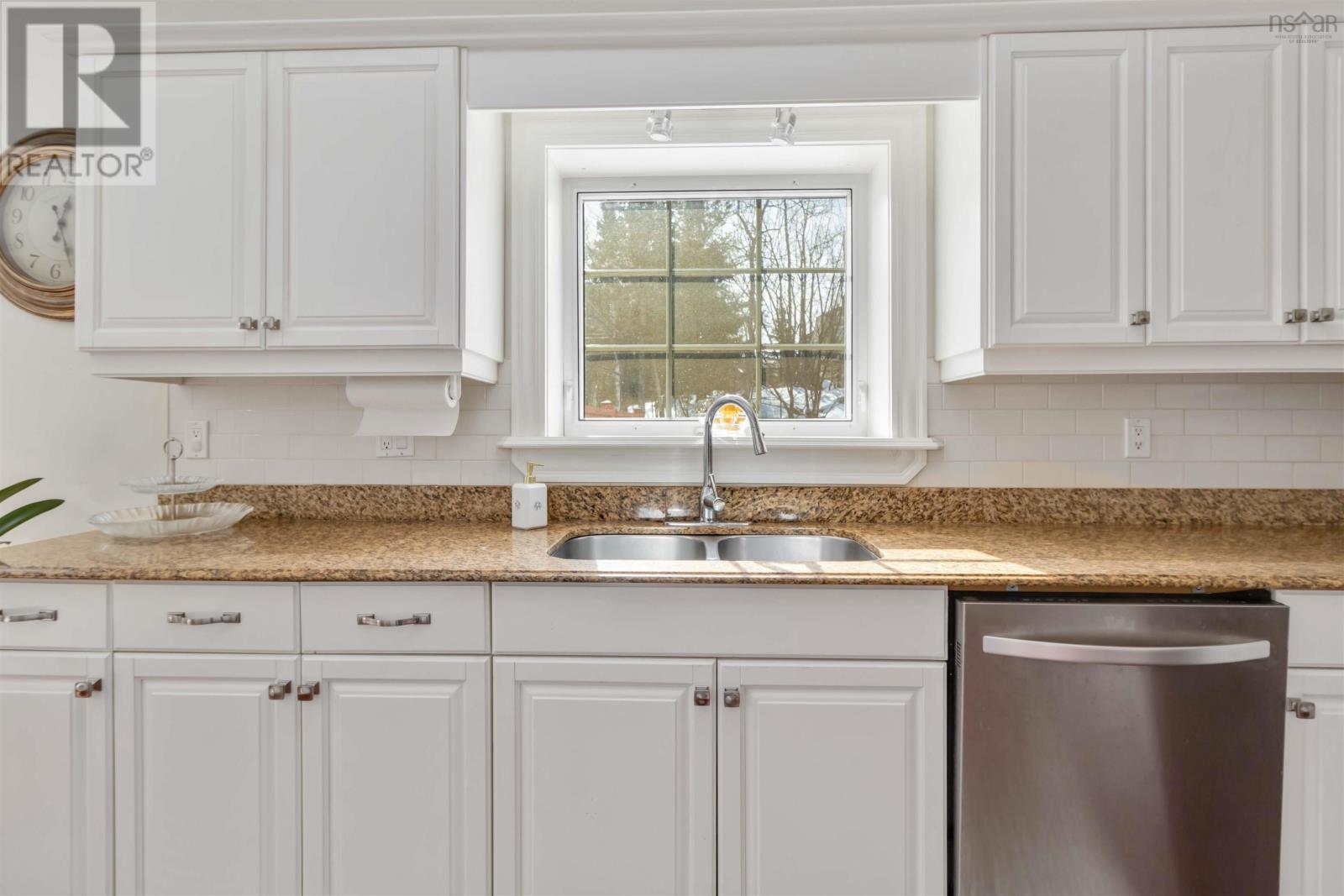 17 Vanier Way, Bedford, Nova Scotia  B4A 0A5 - Photo 23 - 202503621