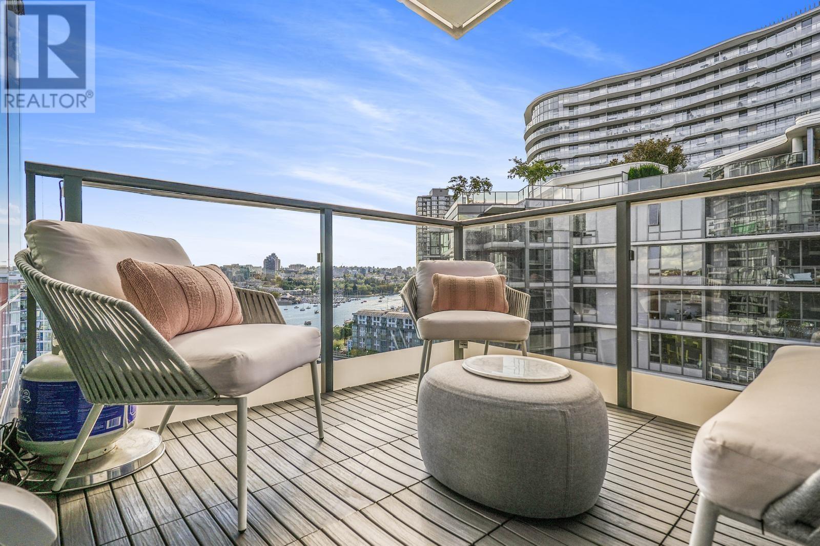 Listing Picture 24 of 40 : 1858 38 SMITHE STREET, Vancouver / 溫哥華 - 魯藝地產 Yvonne Lu Group - MLS Medallion Club Member