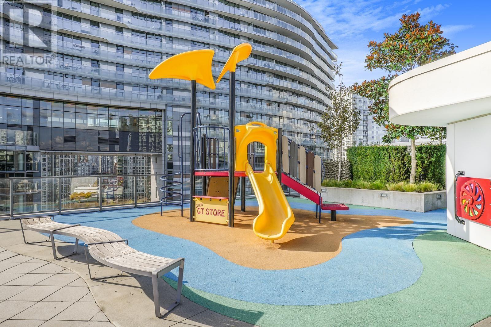 Listing Picture 30 of 40 : 1858 38 SMITHE STREET, Vancouver / 溫哥華 - 魯藝地產 Yvonne Lu Group - MLS Medallion Club Member