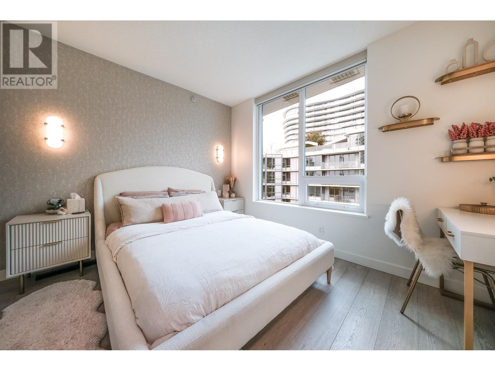 Listing Picture 15 of 40 : 1858 38 SMITHE STREET, Vancouver / 溫哥華 - 魯藝地產 Yvonne Lu Group - MLS Medallion Club Member