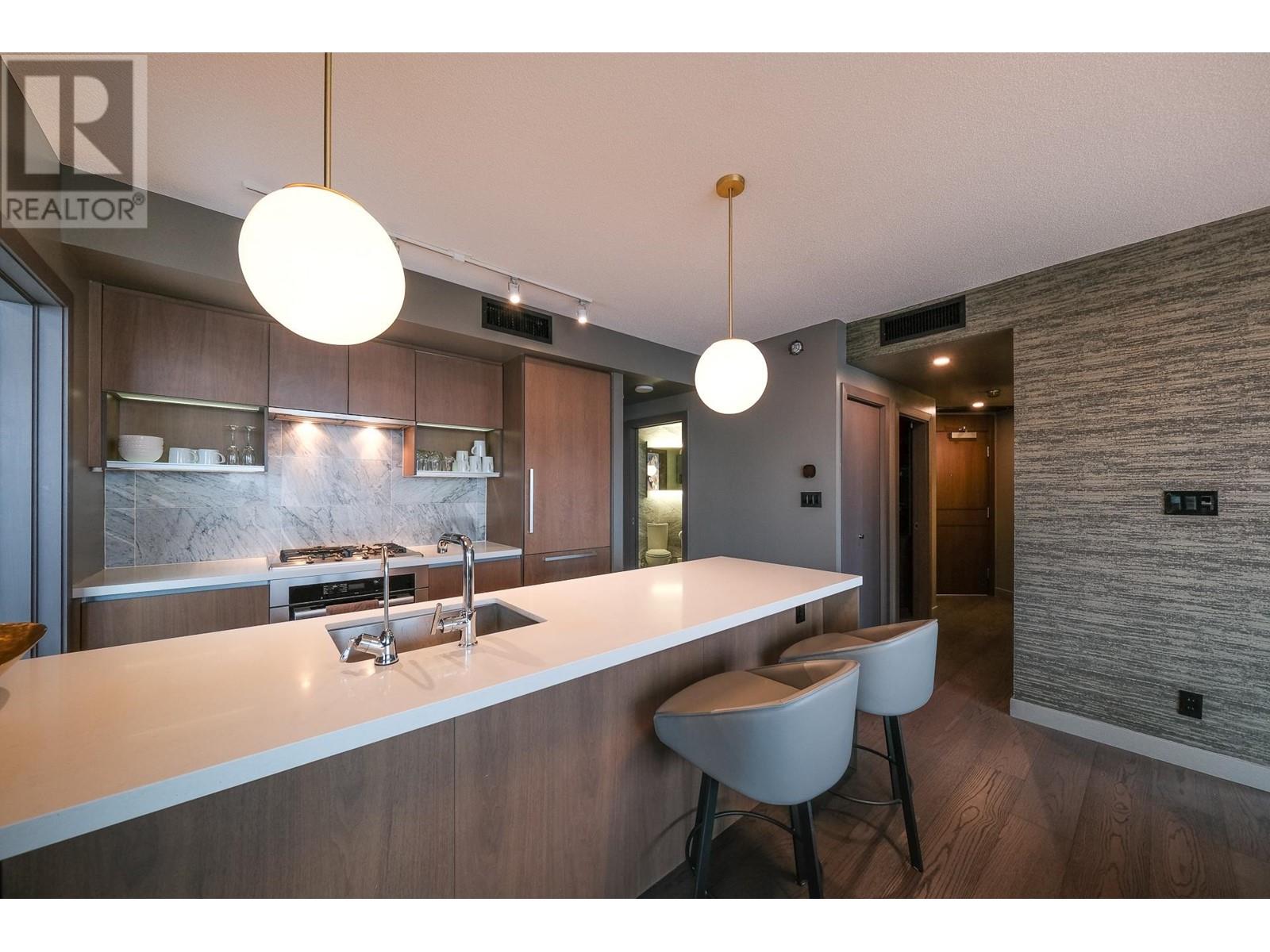 Listing Picture 8 of 40 : 1858 38 SMITHE STREET, Vancouver / 溫哥華 - 魯藝地產 Yvonne Lu Group - MLS Medallion Club Member