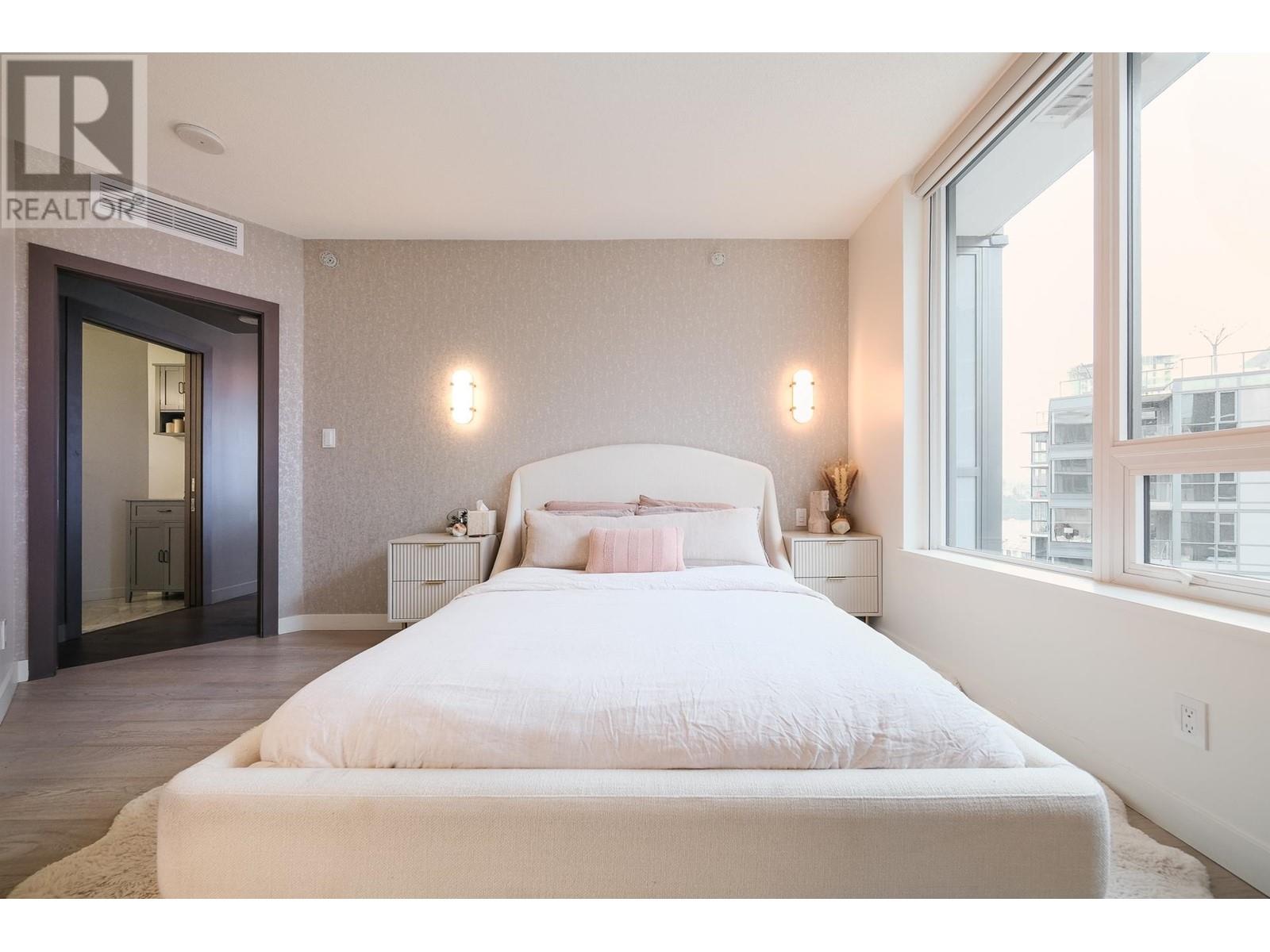 Listing Picture 16 of 40 : 1858 38 SMITHE STREET, Vancouver / 溫哥華 - 魯藝地產 Yvonne Lu Group - MLS Medallion Club Member