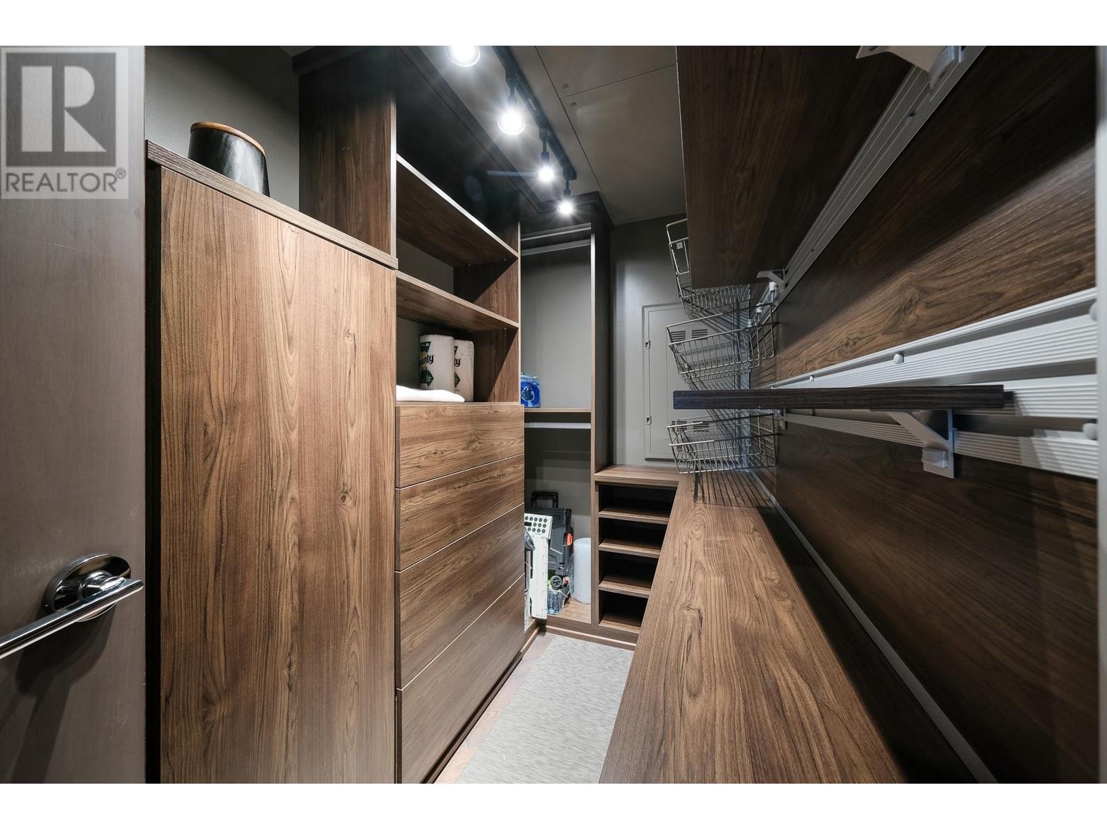 Listing Picture 25 of 40 : 1858 38 SMITHE STREET, Vancouver / 溫哥華 - 魯藝地產 Yvonne Lu Group - MLS Medallion Club Member