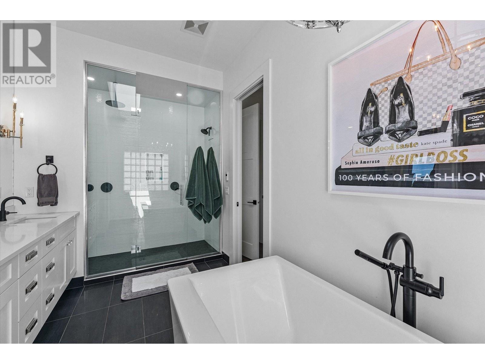 Property at 4096 Lakeshore Road image 2