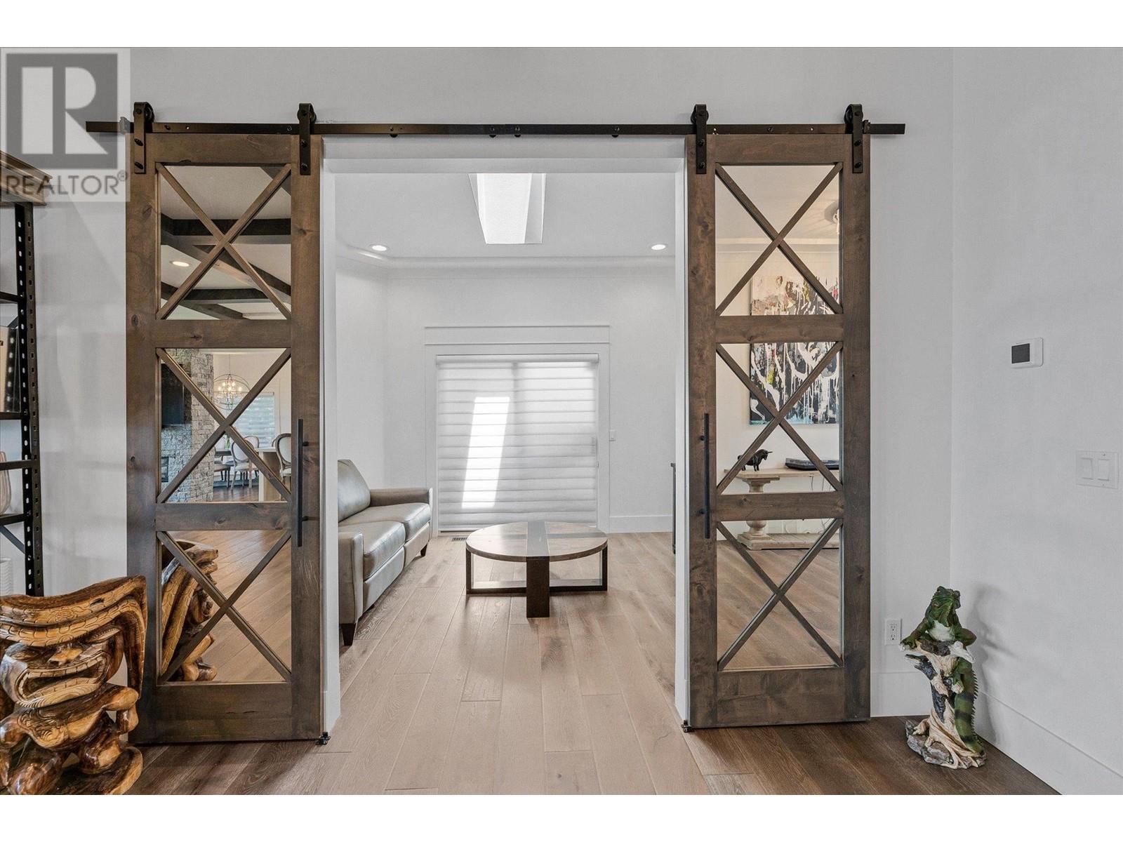 Property at 4096 Lakeshore Road image 3