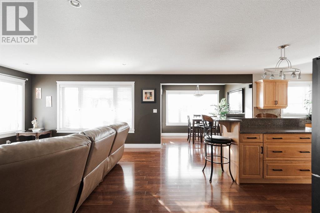 Property at 105 Lynx Crescent image 4