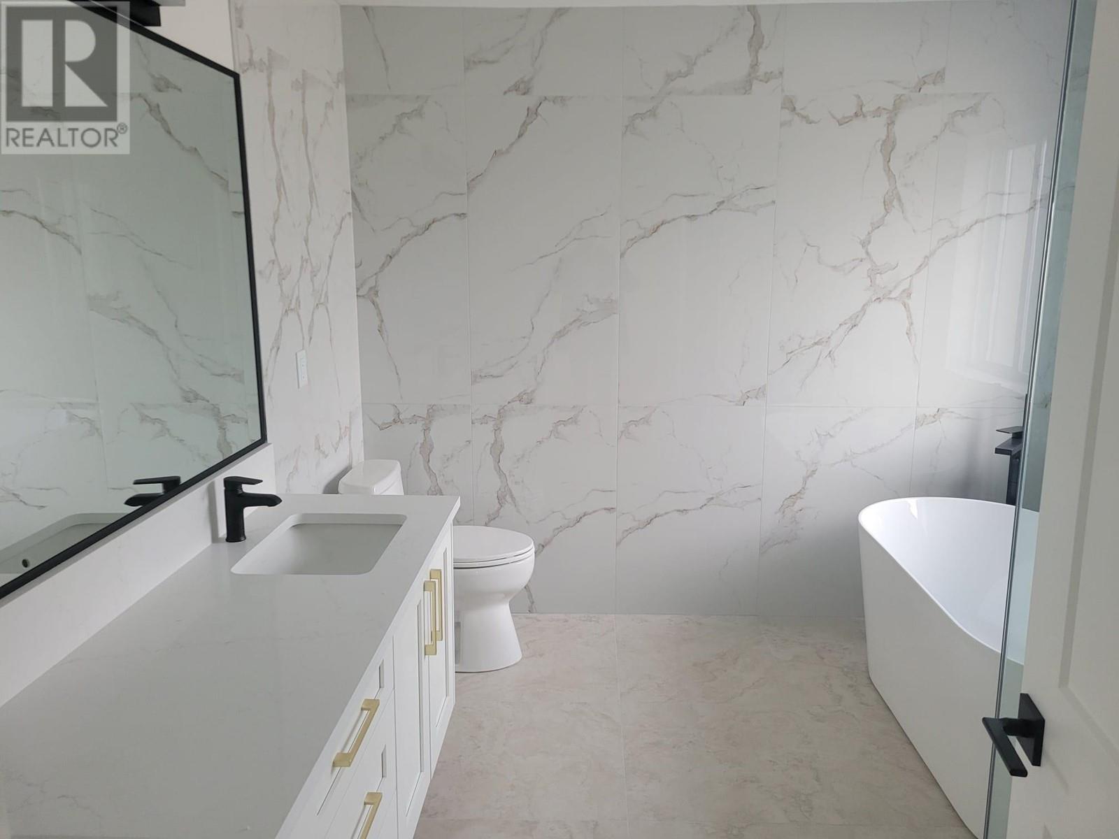 Listing Picture 6 of 6 : 6765 KITCHENER STREET, Burnaby / 本拿比 - 魯藝地產 Yvonne Lu Group - MLS Medallion Club Member