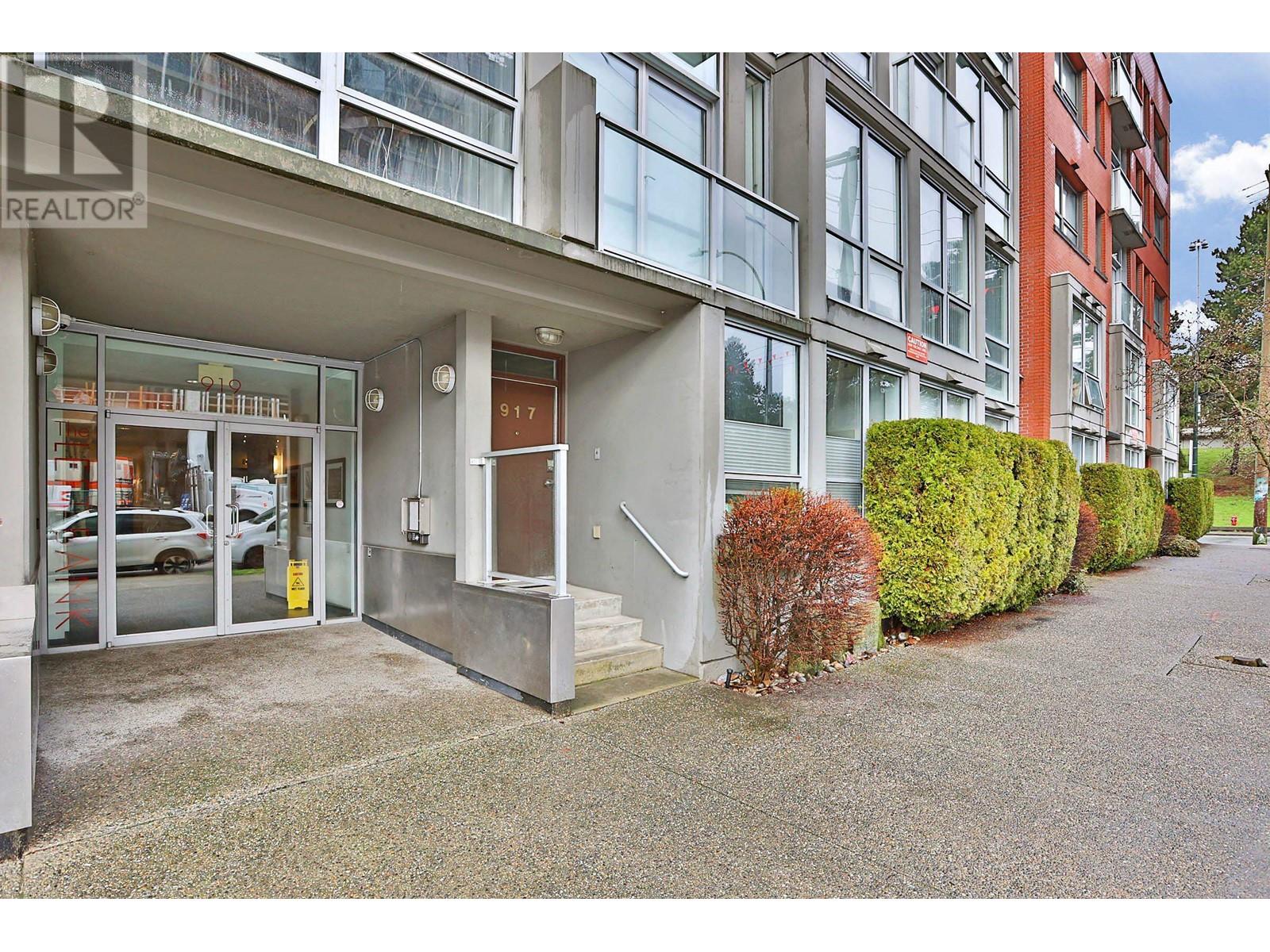 Listing Picture 3 of 20 : 307 919 STATION STREET, Vancouver / 溫哥華 - 魯藝地產 Yvonne Lu Group - MLS Medallion Club Member