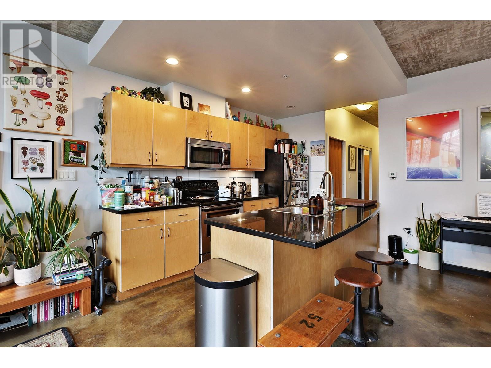 Listing Picture 6 of 20 : 307 919 STATION STREET, Vancouver / 溫哥華 - 魯藝地產 Yvonne Lu Group - MLS Medallion Club Member