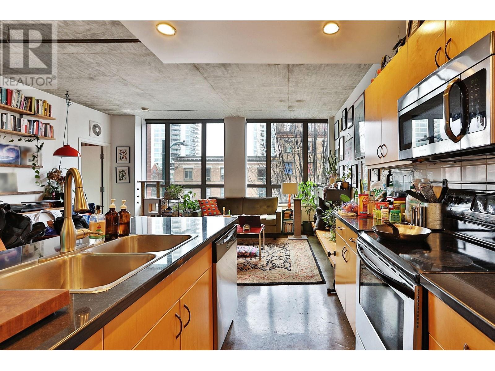 Listing Picture 8 of 20 : 307 919 STATION STREET, Vancouver / 溫哥華 - 魯藝地產 Yvonne Lu Group - MLS Medallion Club Member