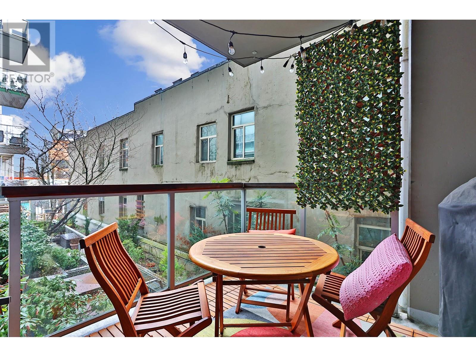 Listing Picture 16 of 20 : 307 919 STATION STREET, Vancouver / 溫哥華 - 魯藝地產 Yvonne Lu Group - MLS Medallion Club Member