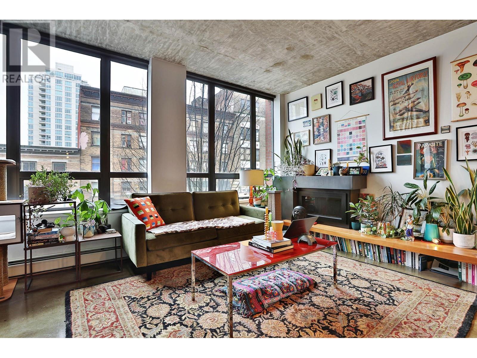 Listing Picture 4 of 20 : 307 919 STATION STREET, Vancouver / 溫哥華 - 魯藝地產 Yvonne Lu Group - MLS Medallion Club Member