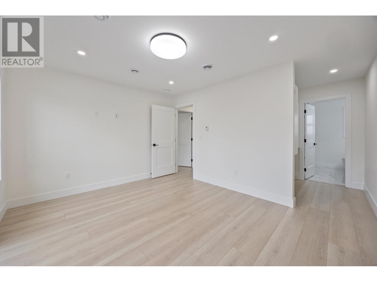 892 Sperling Avenue, Burnaby, British Columbia  V5B 4H8 - Photo 24 - R2970871