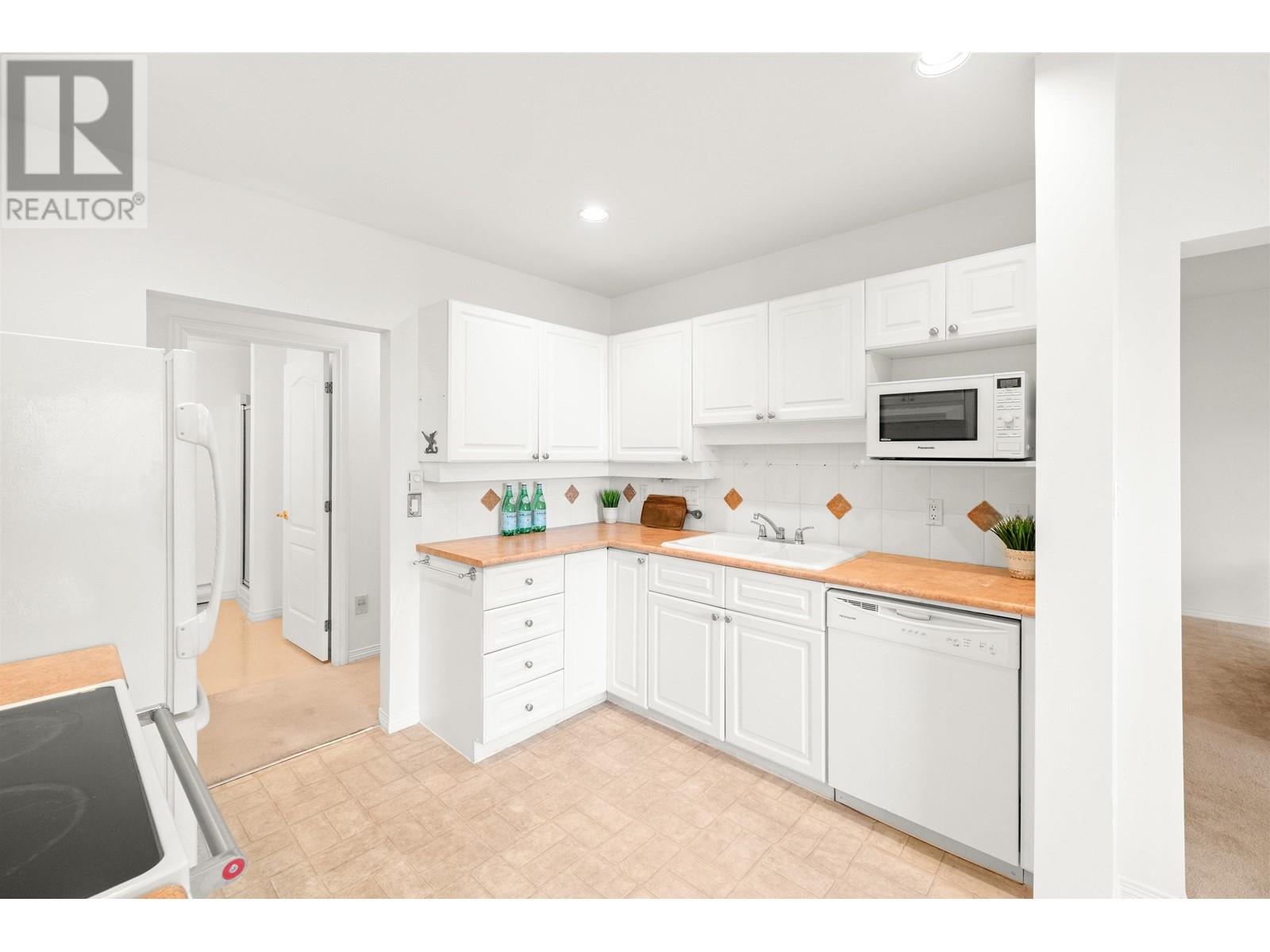 307 1281 Parkgate Avenue, North Vancouver, British Columbia  V7H 3A3 - Photo 8 - R2970872
