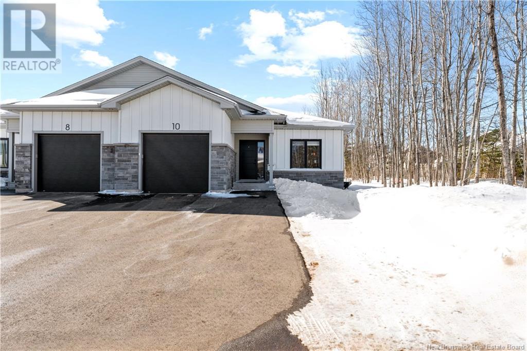Property at 10 Camelot Drive image 1