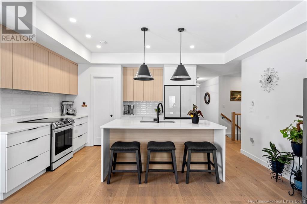 Property at 10 Camelot Drive image 4