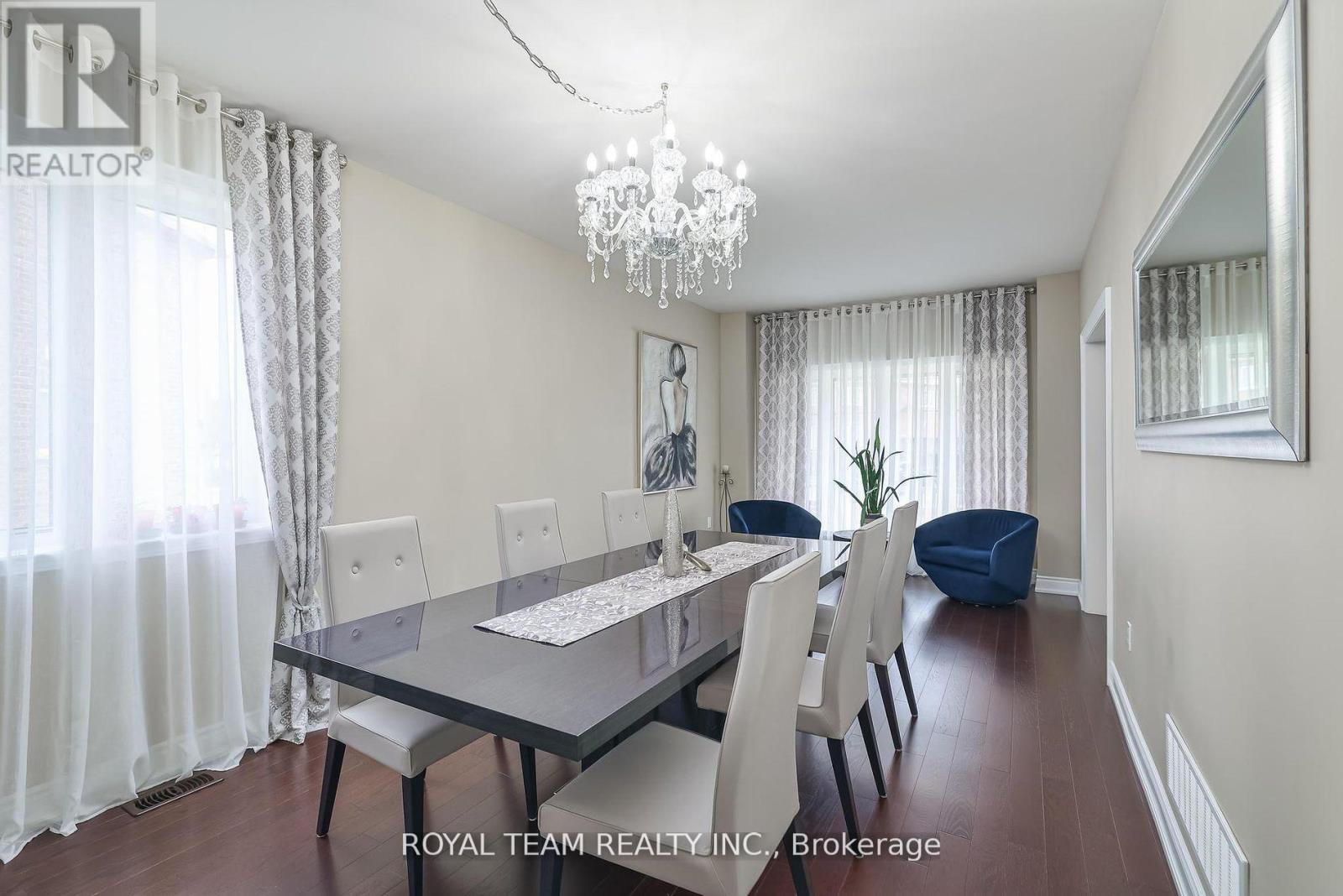 Property at 19 RICHMOND PARK DRIVE image 4