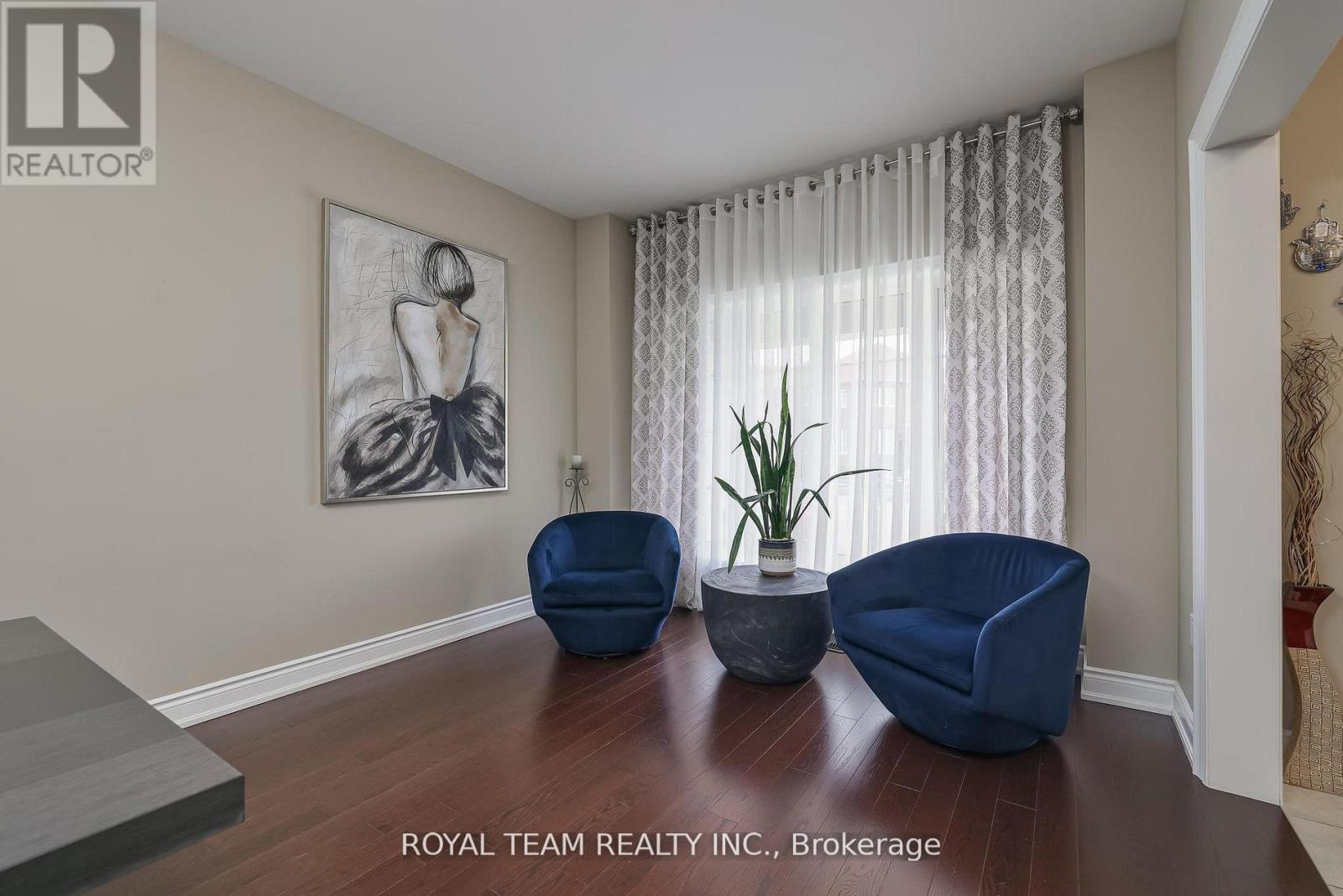 Property at 19 RICHMOND PARK DRIVE image 5