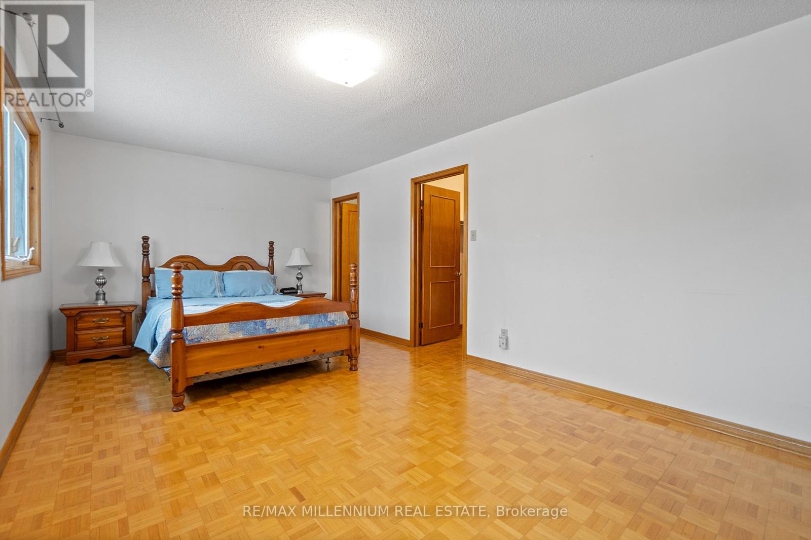 249 Paisley Boulevard W, Mississauga, Ontario  L5B 3B4 - Photo 38 - W11989599