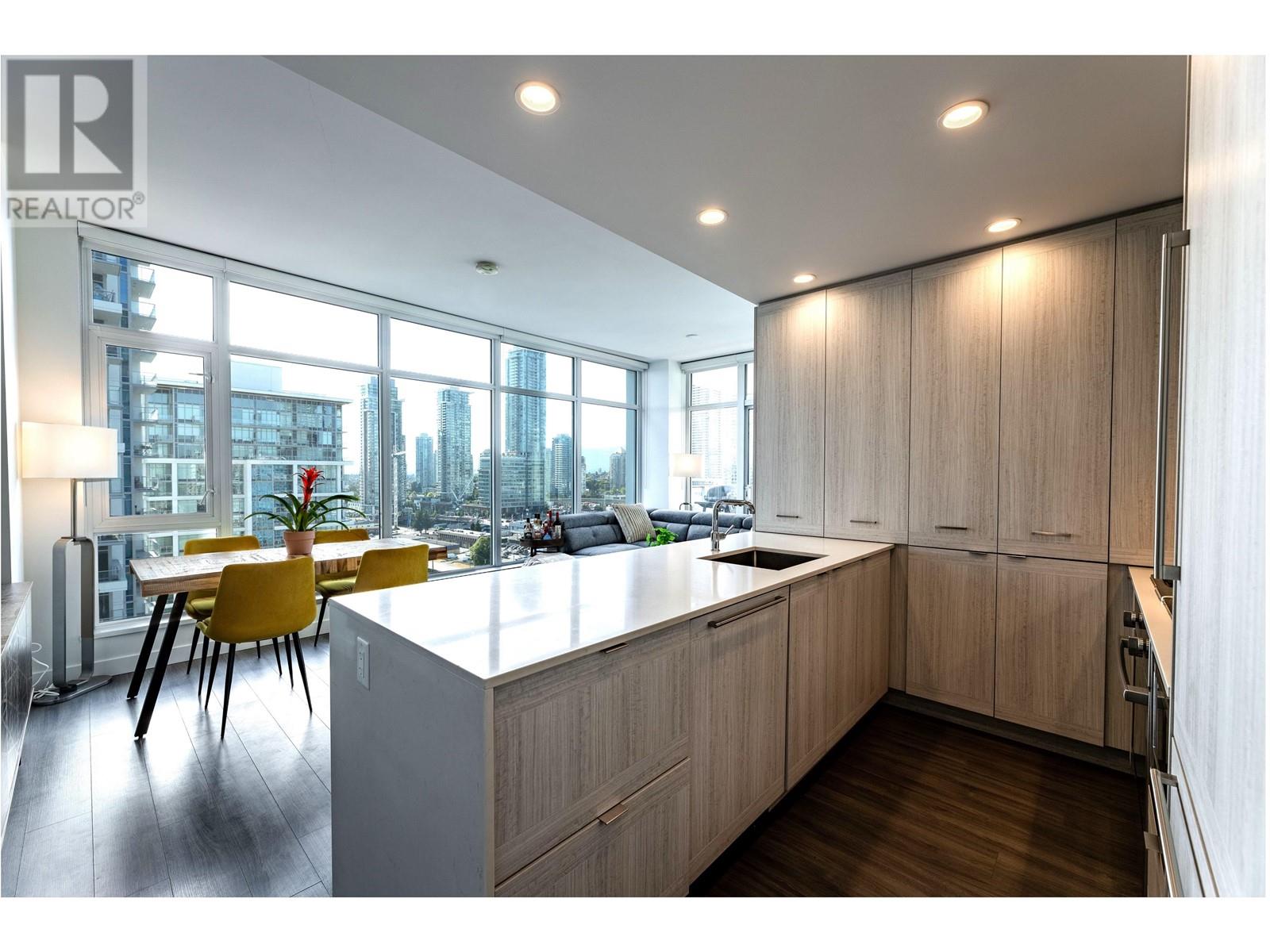 Listing Picture 3 of 28 : 2106 2351 BETA AVENUE, Burnaby / 本拿比 - 魯藝地產 Yvonne Lu Group - MLS Medallion Club Member