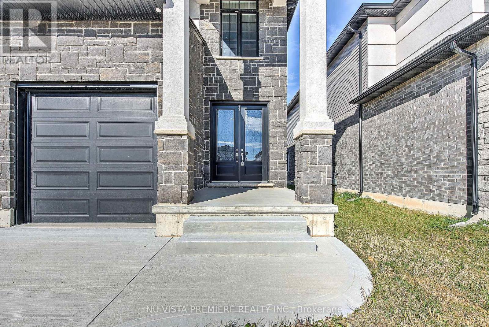 Property at 2916 LEMIEUX WALK image 5