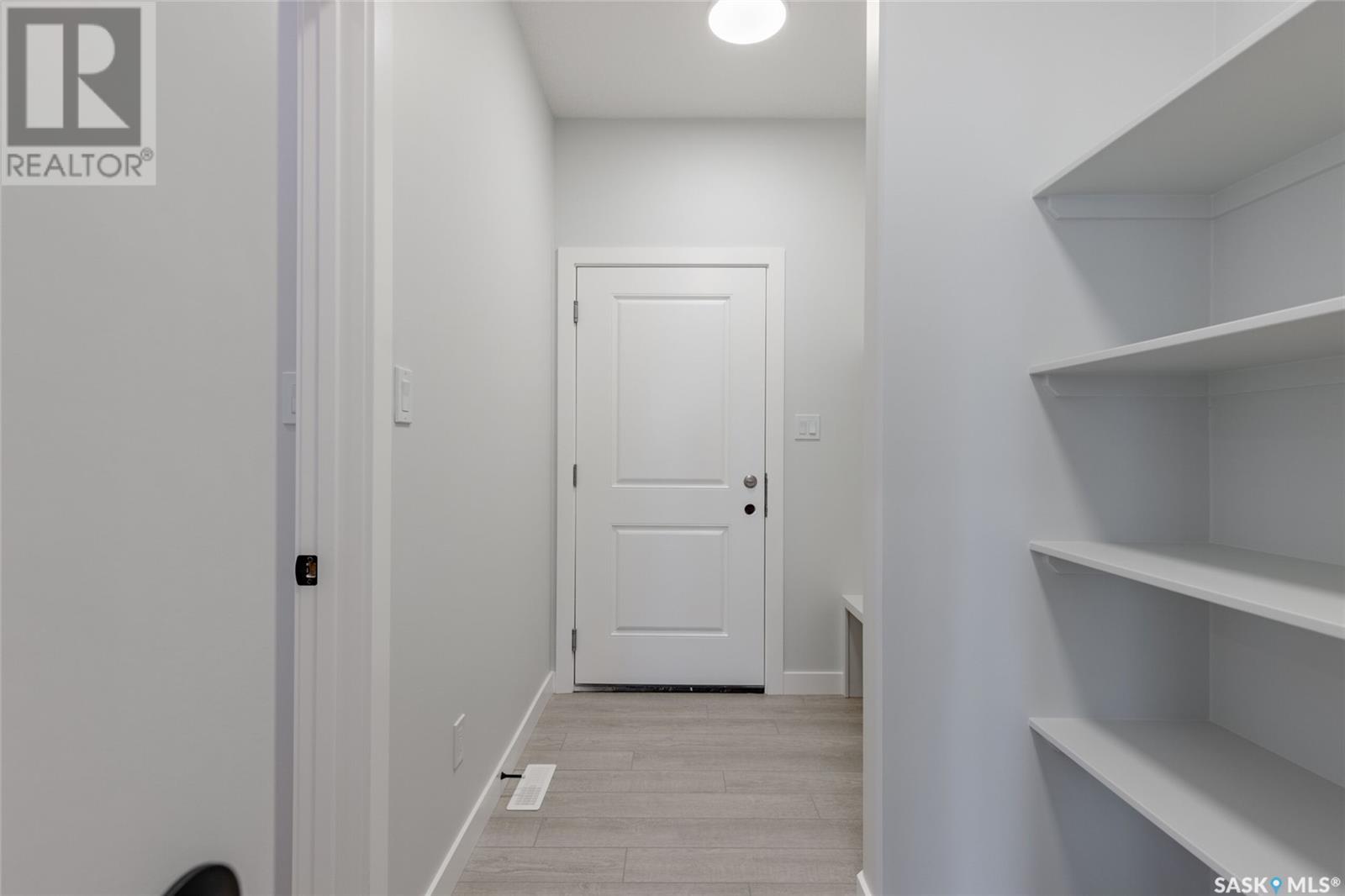 526 Taskamanwa Street, Saskatoon, Saskatchewan  S7V 1P8 - Photo 9 - SK996554