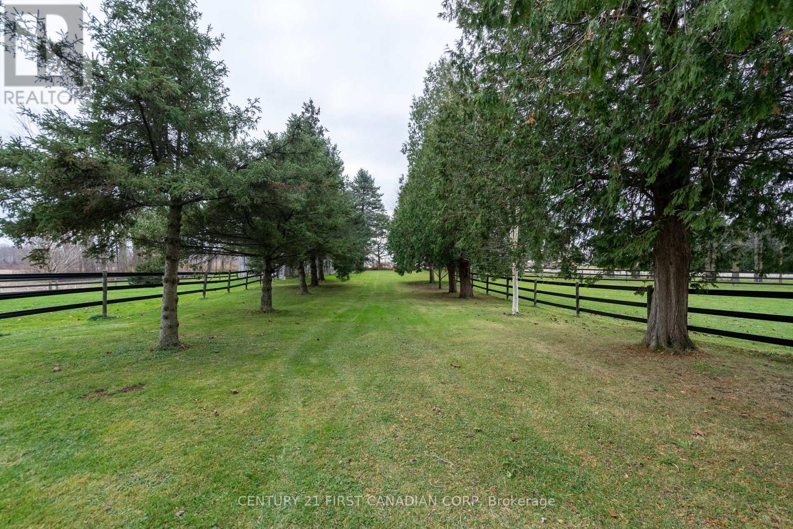 7967 Glendon Drive, Strathroy-Caradoc (Mount Brydges), Ontario  N0L 1W0 - Photo 29 - X11989731